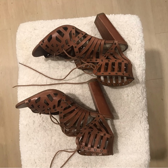 Jessica Simpson heels - Picture 3 of 6